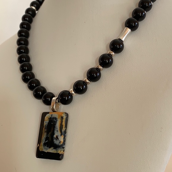 Black Onyx Necklace With Fire Agate Pendant - Picture 1 of 8